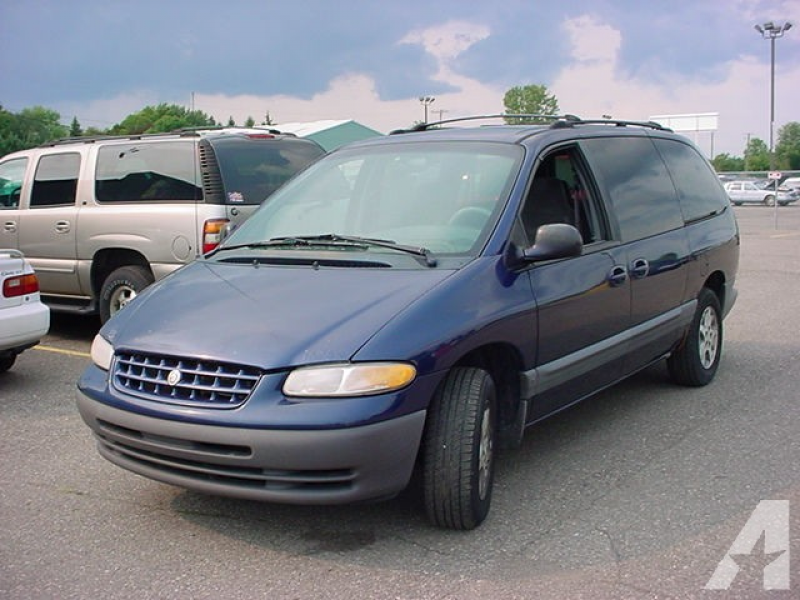 2000 Chrysler Grand Voyager SE for sale in Pontiac, Michigan