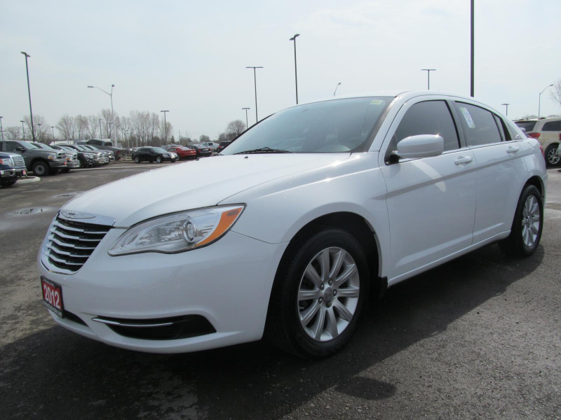 Used Chrysler 200 Vehicles in Canada