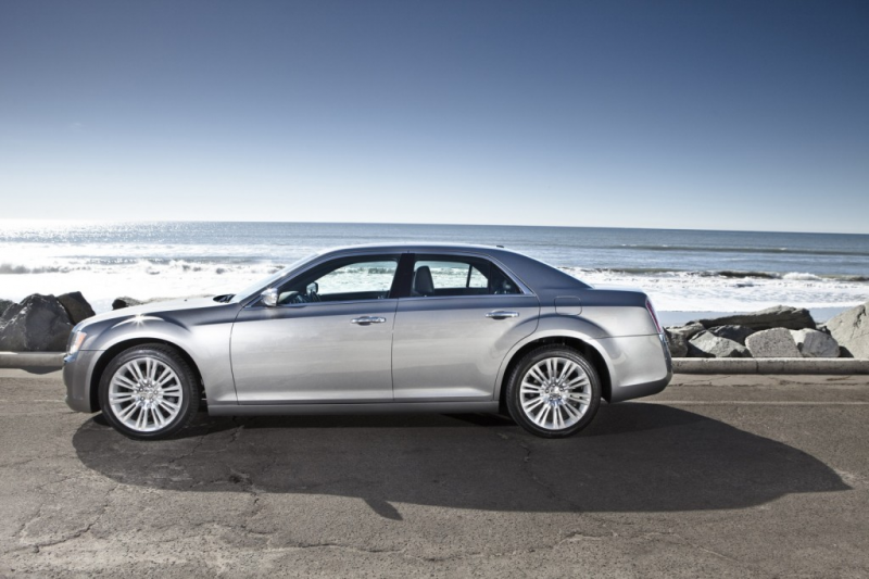 2013 Chrysler 300 - Photo Gallery