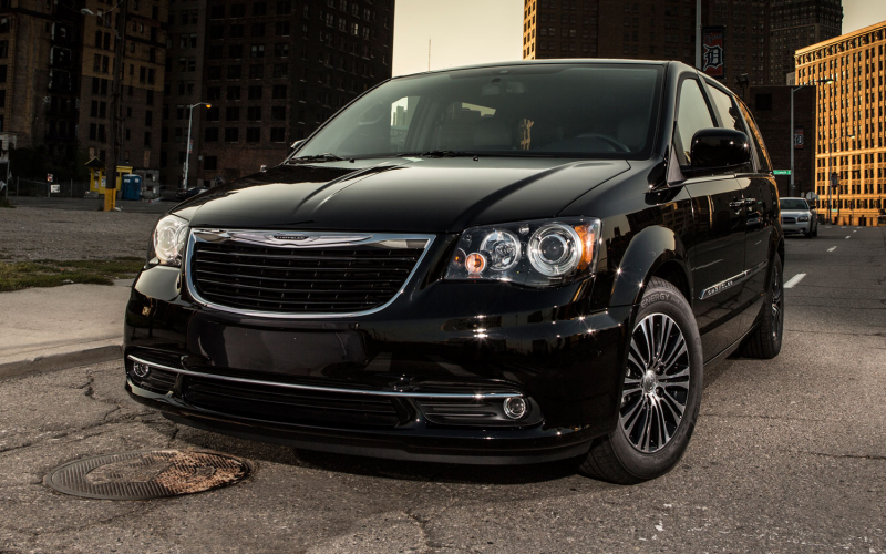 2013 Chrysler Town & Country S Rolling into L.A. Auto Show with ...