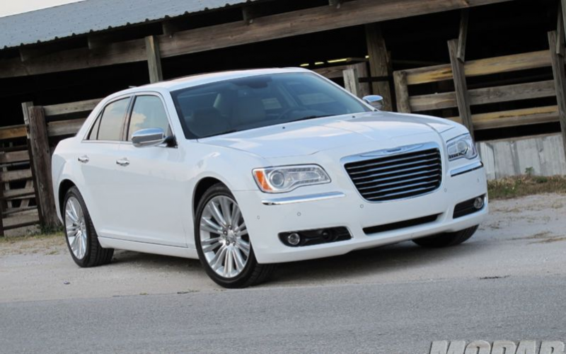 2011 Chrysler 300C Review Photo Gallery