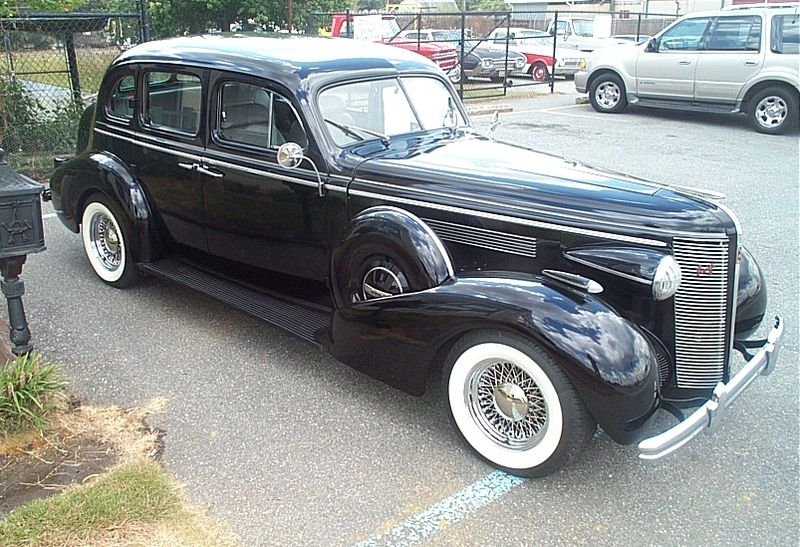Stolen car alert – 1937 Buick Century