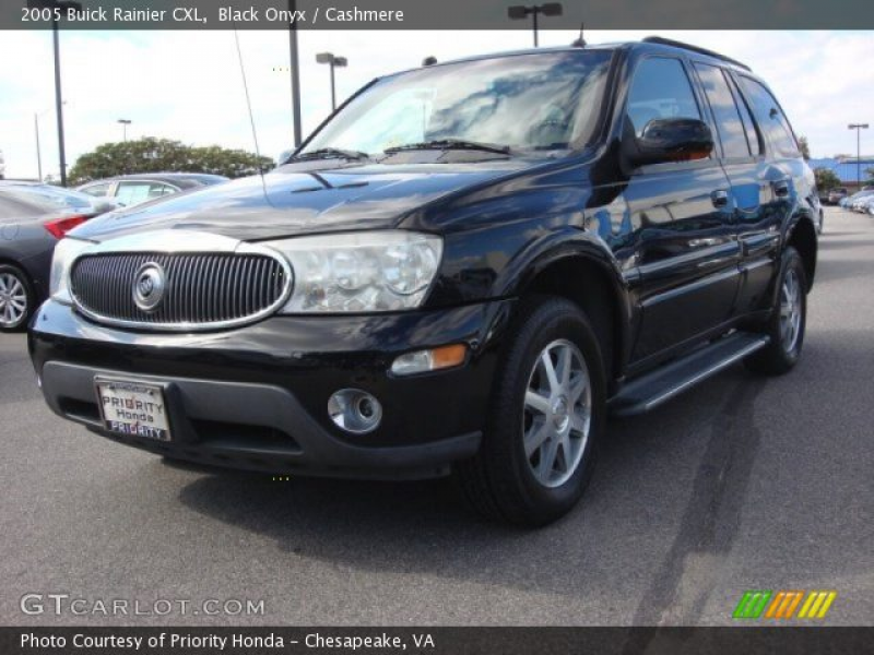 2005 Buick Rainier CXL in Black Onyx. Click to see large photo.