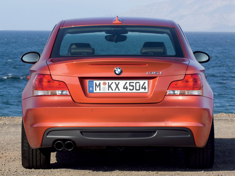 2010-BMW-128-Coupe-Hatchback-i-2dr-Rear-wheel-Drive-Coupe-Exterior-3
