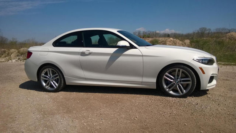 2014-BMW-228i-04.jpg