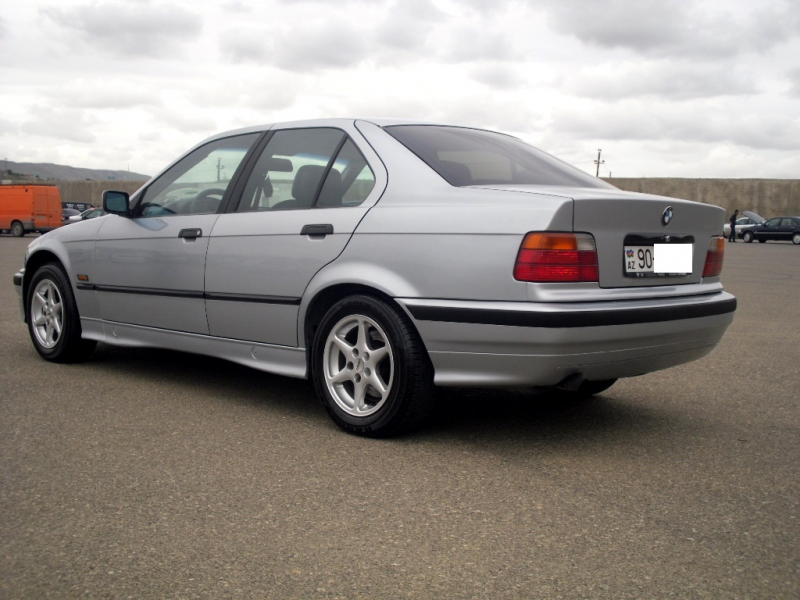 BMW 318 1996 - 6300$ Elan?n kodu: 1227
