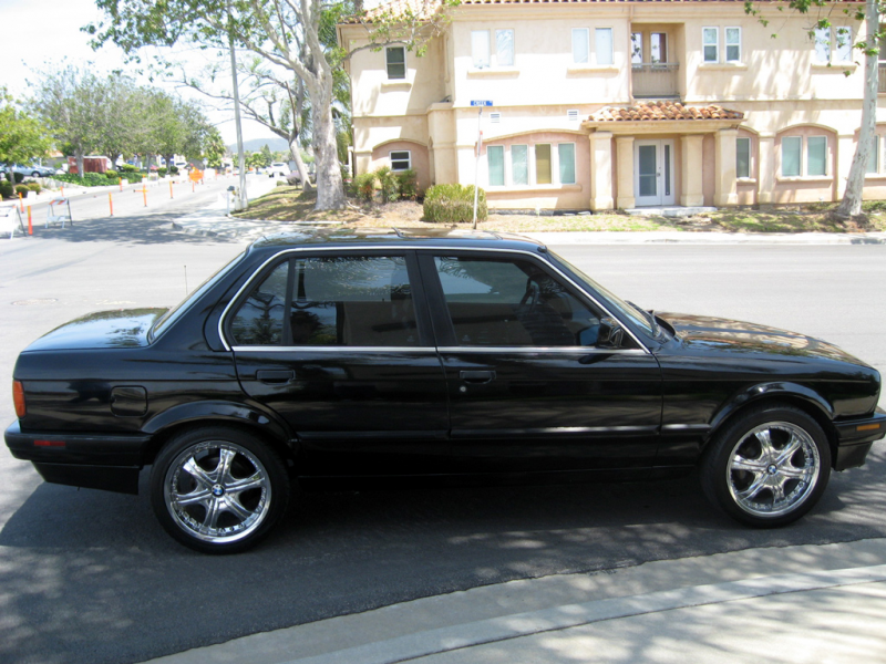 1991 BMW 325i Sedan