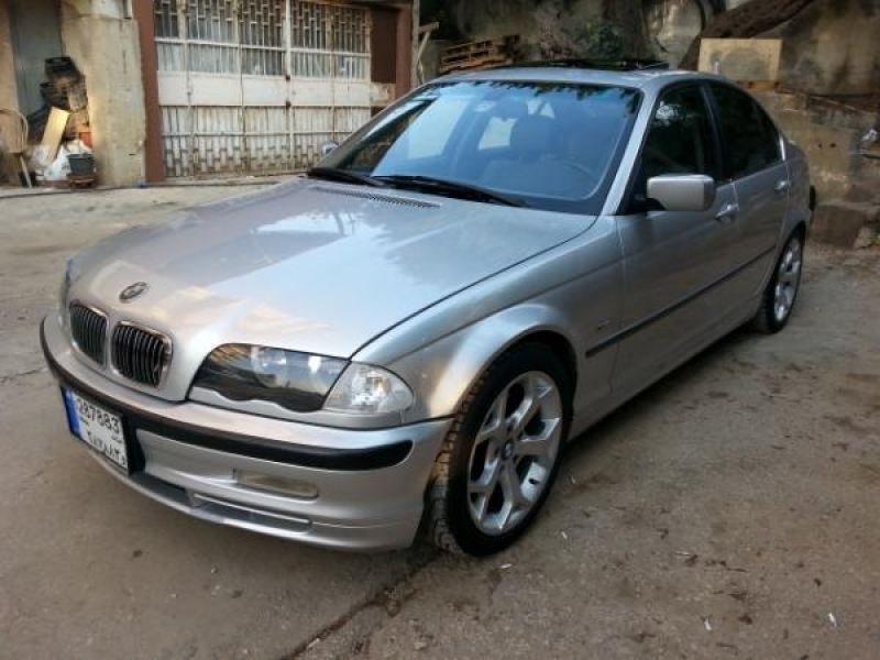 BMW 330 2002 8800$