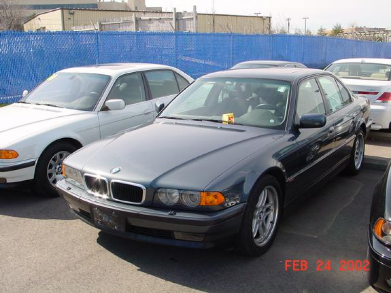 SmilinNow 1999 BMW 7 Series 382232