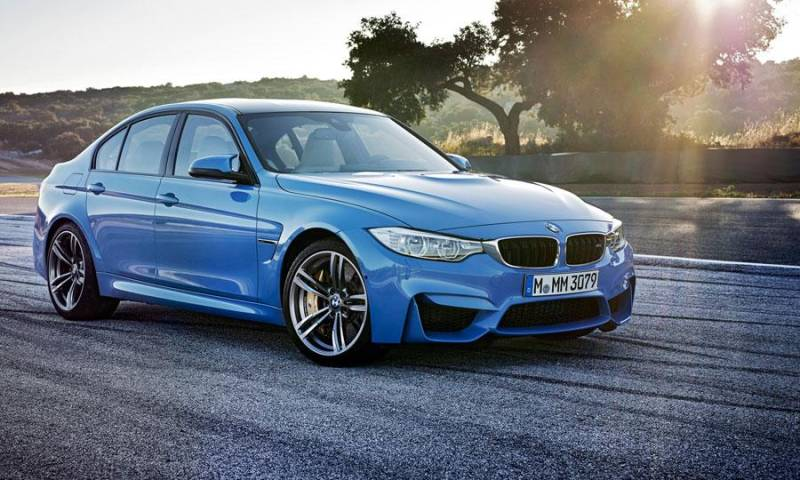 Photo Gallery of the 2015 BMW M4 Coupe