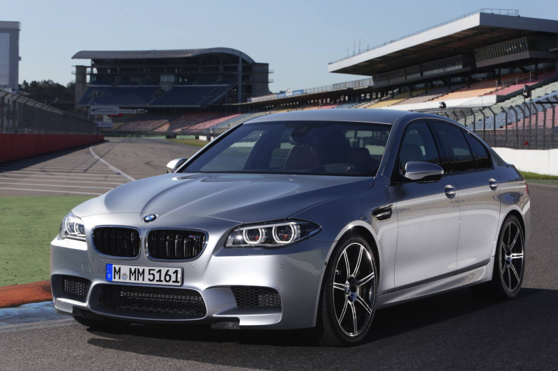 The new 2014 BMW M5 gets a slight facelift along with the new 5 Series ...