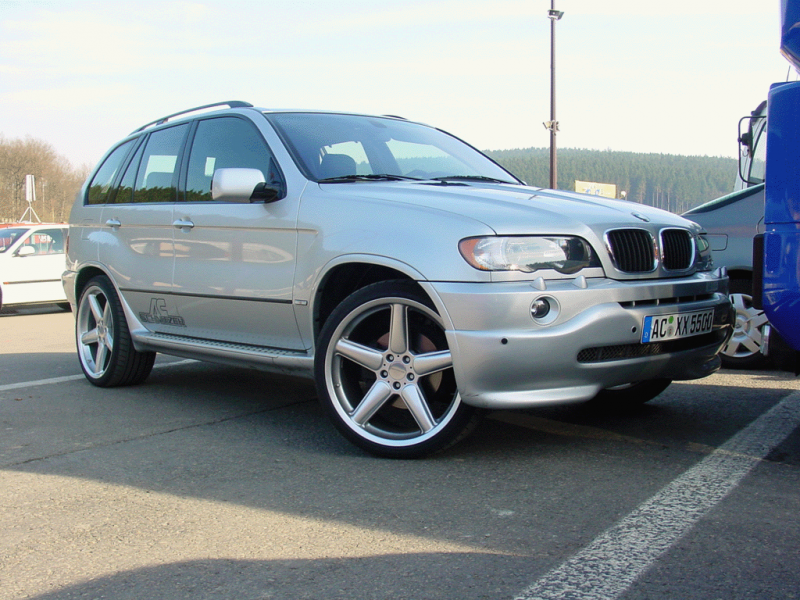 BMW X5 photos: