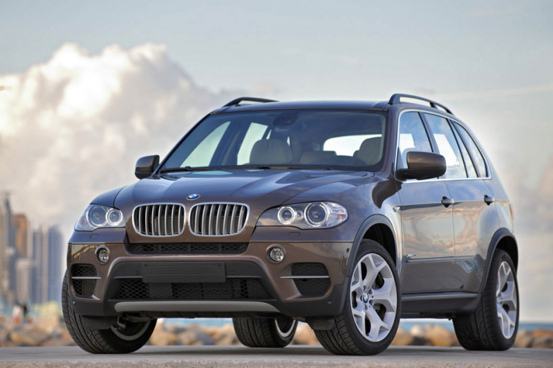 BMW X5 2010 ganha novos para-choques e motores melhorados