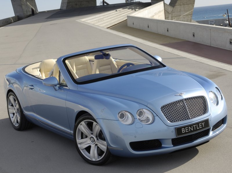 This luxury Bentley Continental GTC 2013 car prices $193,000 to $2165 ...
