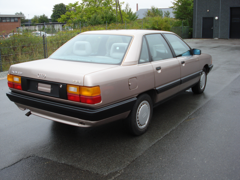 Audi 100 2.3E Komfort (C3, Typ 44) 1989-1990