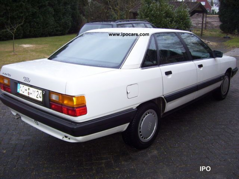 1989 Audi 100 2.3 E Limousine Used vehicle photo 1