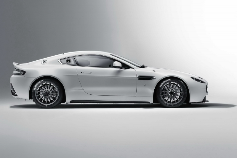 Galería de fotos : Aston Martin Vantage V8 GT4 (2011)