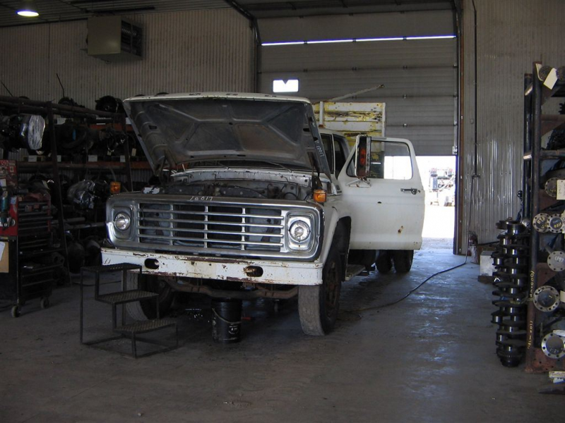 1976 FORD F600 Now wrecking, parts only