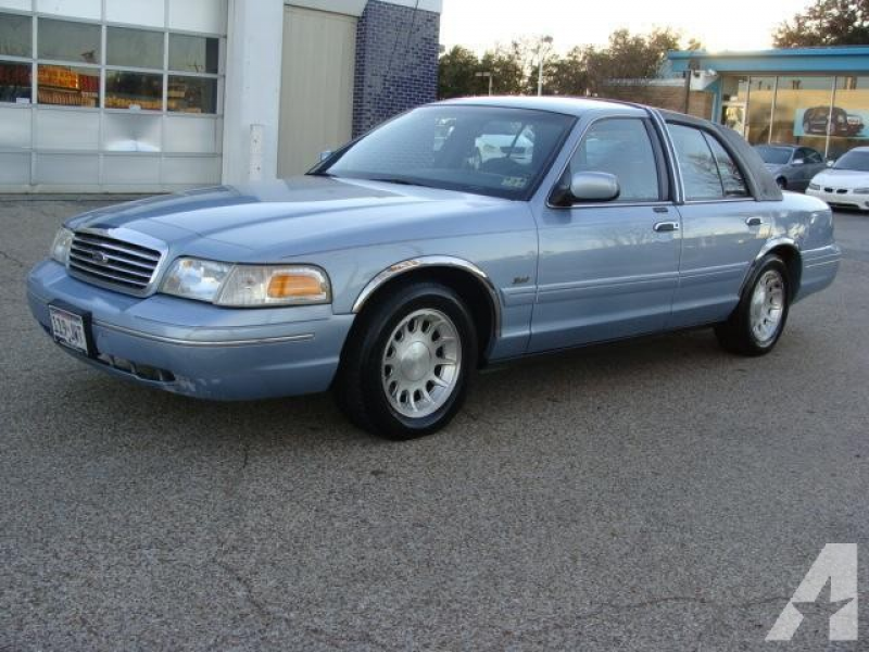 1999 Ford Crown Victoria LX for sale in Arlington, Texas