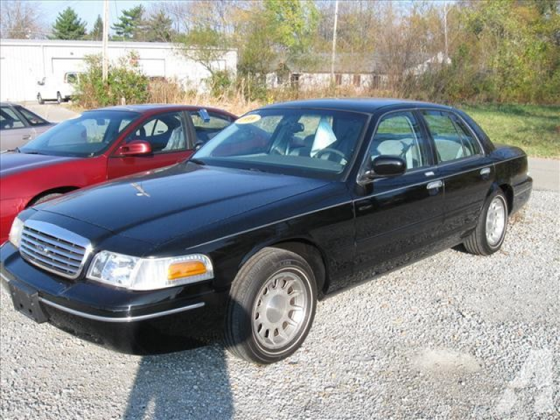 1999 Ford Crown Victoria LX for sale in Milford, Ohio