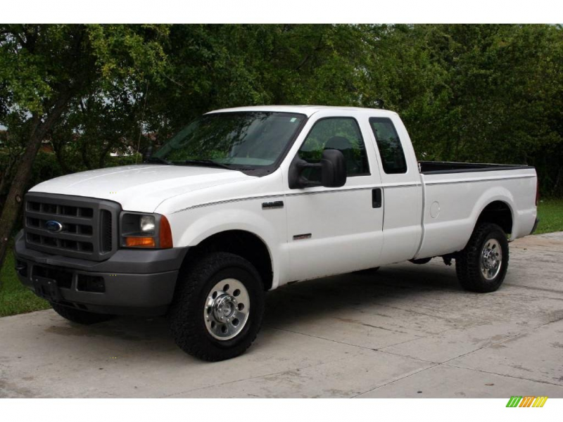 White 2005 Ford F-250 XL with Gray seats