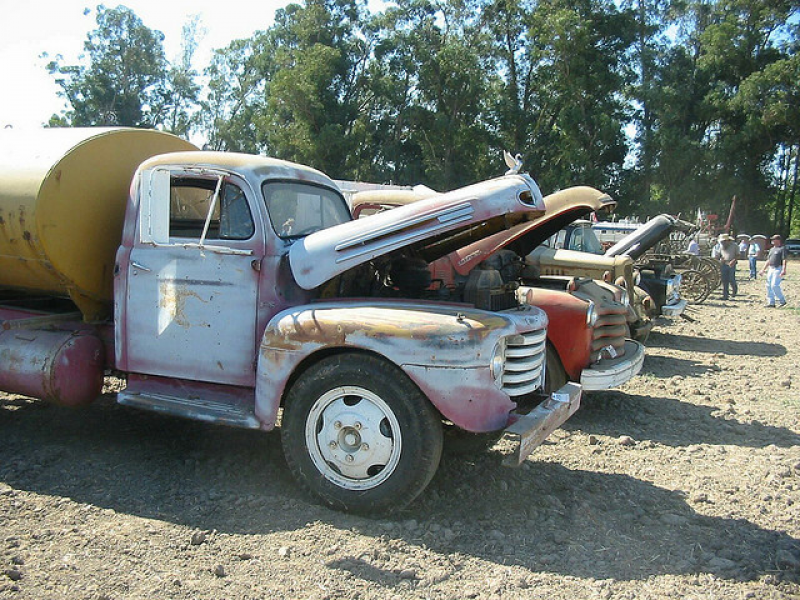 1951 Ford F6 1000 gallon Water Truck 02