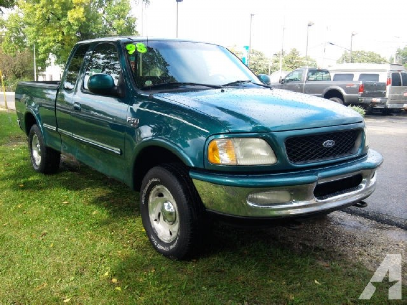 1998 Ford F150 Lariat for sale in Burlington, Wisconsin