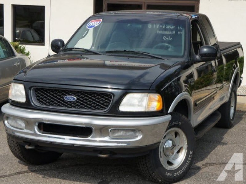 1998 Ford F150 Lariat for sale in Jackson, Michigan