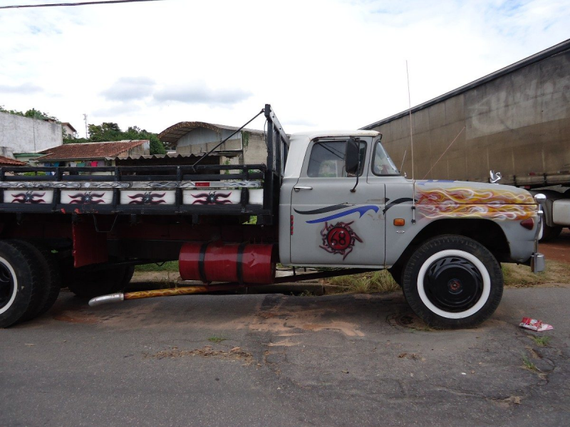 Ford F600 , Ano 68