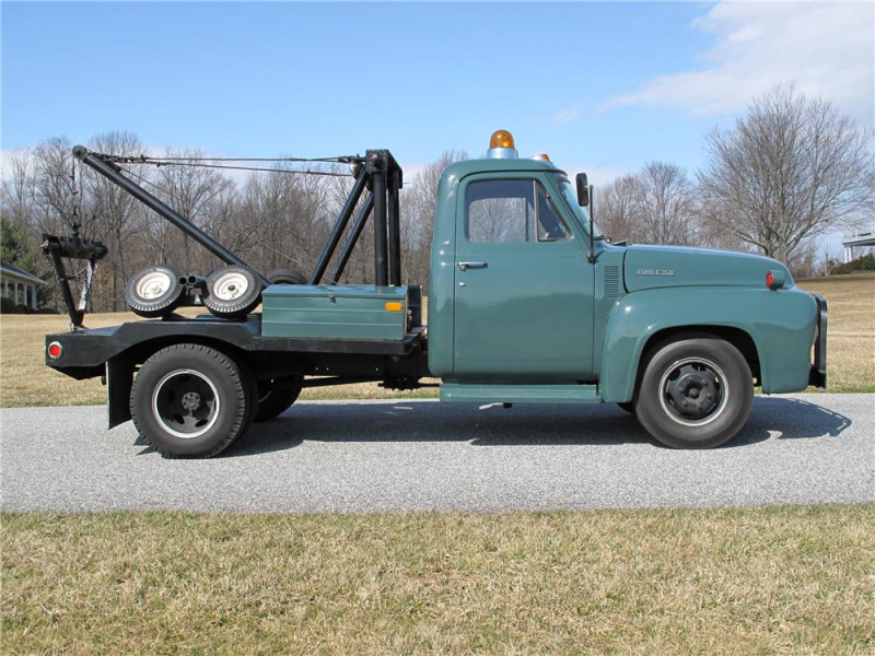 1953 FORD F-350 TOW TRUCK