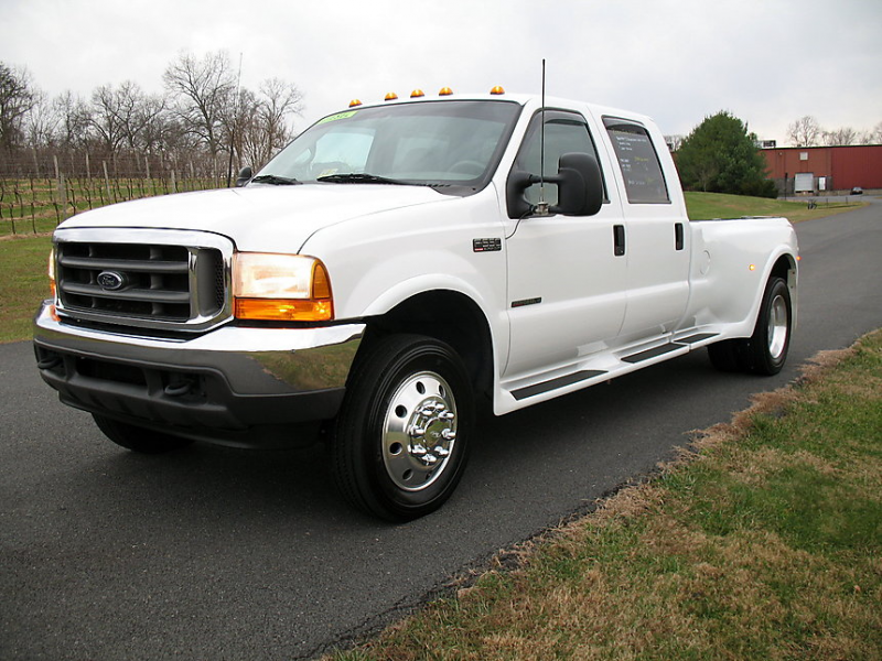 2000 Ford F550 Crew Cab Dually Diesel Pickup Truck