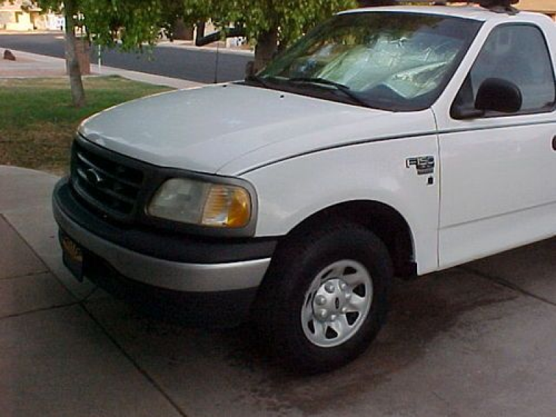 2001 Ford F-150 XL CNG Bi-fuel standard cab pick-up 5.4L 2-door, image ...