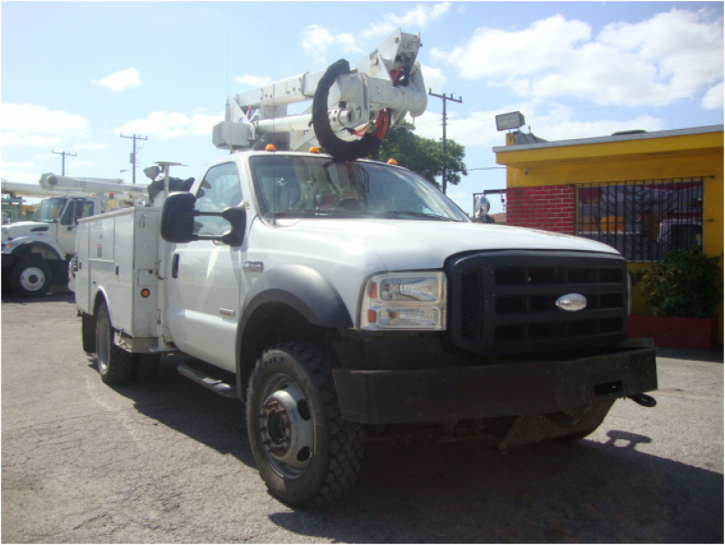 USED 2006 Ford F550 4x4 Altec AT37G Bucket Truck