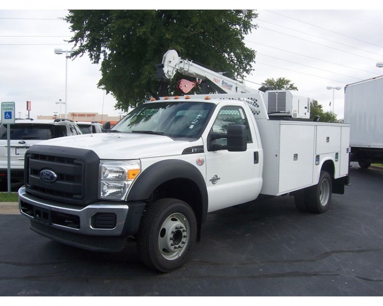 Service-Trucks--Utility-Trucks-Ford-F550-CRANE-2133189.jpg