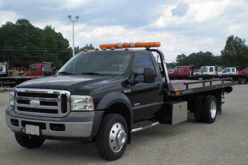 2006 Ford F550 with 19' Jerr-Dan RRSB Steel Carrier