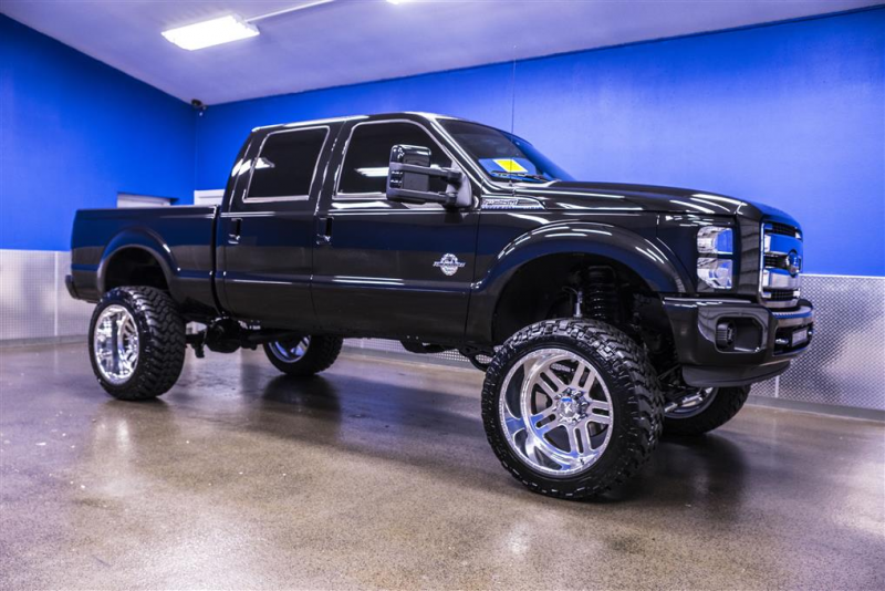 2013 Ford F-250 Lariat 4x4 Thousands in Add Ons & ONE PREVIOUS OWNER!
