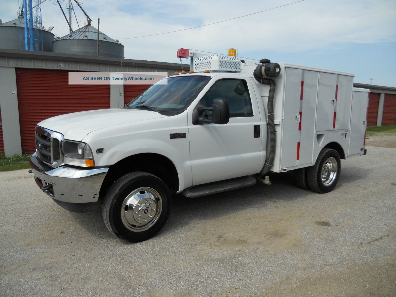 2004 Ford F - 450 Financing Available Utility / Service Trucks photo