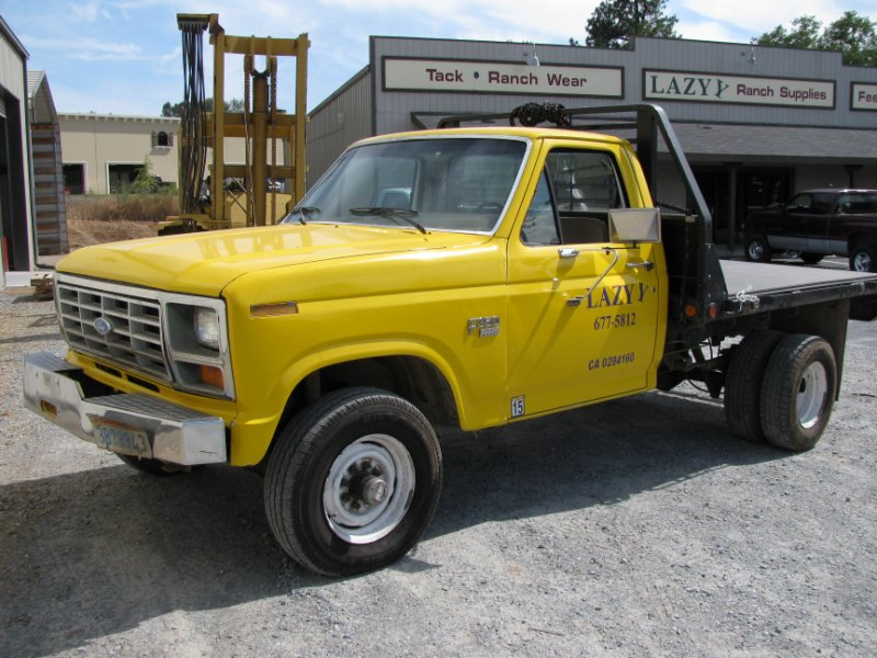 Lot #101: 1984 F350 Ford Diesel 4x4 Dually Flatbed Pickup