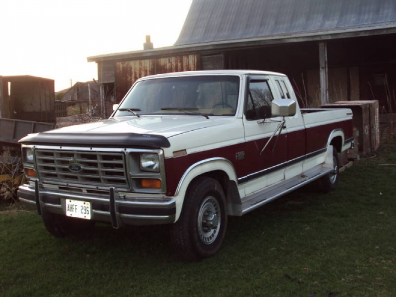 1985 Ford F-250 Pickup Truck in Simcoe, Ontario