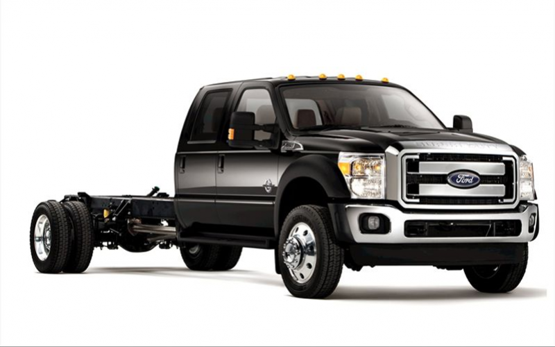 2011 Ford F 550 Chassis Cab Front 3 Quarter View