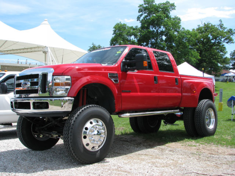 Ford F-550 Super Duty SuperCrew information: