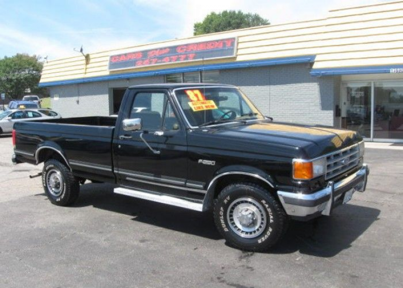 1987 Ford F250 XLT Lariat for Sale in Independence