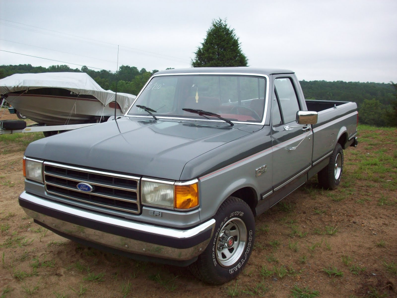 Ford F150 : 1989 Ford F - 150 . Lariat.