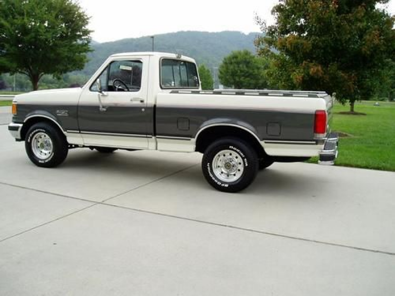 1989 FORD F150 XLT LARIAT .. 1 OWNER .. 66K MILES .. A MUST SEE TRUCK ...