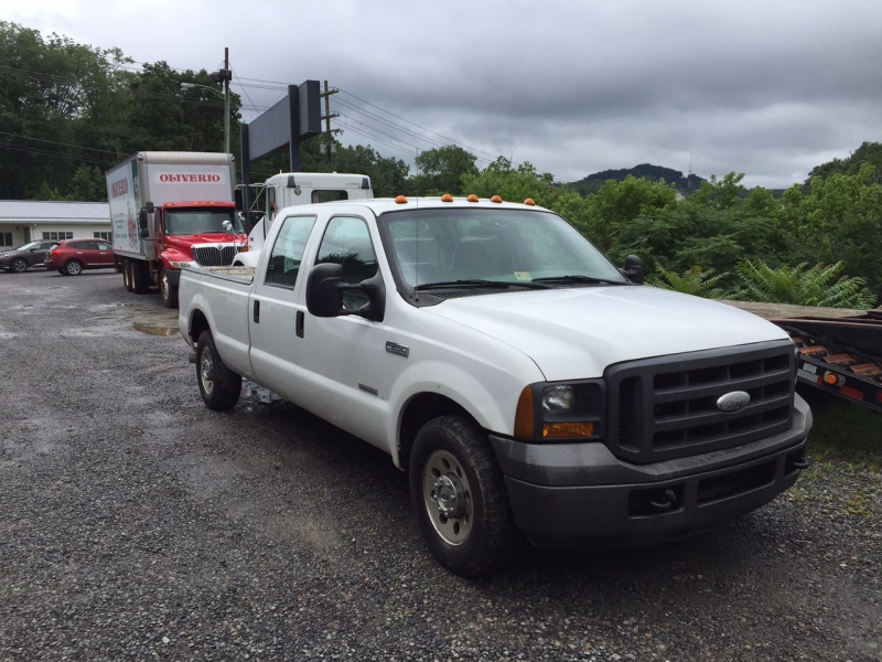 2005 Ford F-250 Powerstroke Diesel 2WD 4 Door