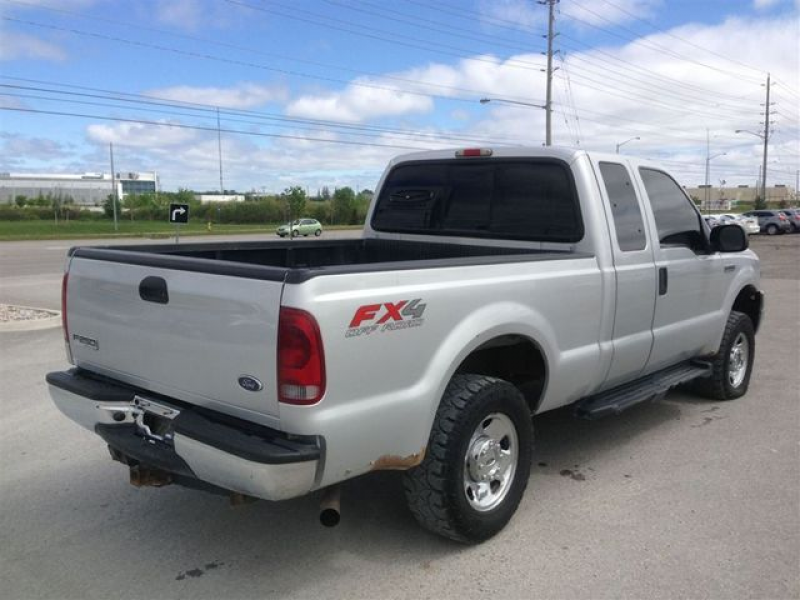 2006 Ford F-250 XLT in Barrie, Ontario image 4