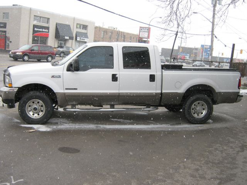 2002 Ford F-250 Lariat Super Duty in London, Ontario image 2