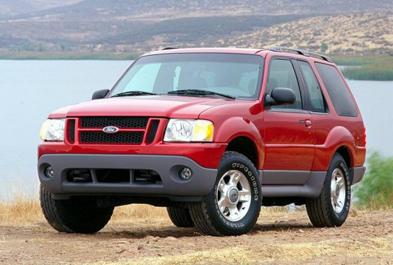 2001 FORD EXPLORER SPORT MAKES DEBUTWITH NEW STYLING, FEATURES