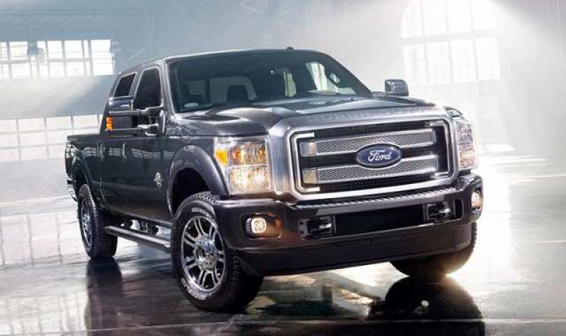 2016 Ford F-250 Super Duty Crew Cab front