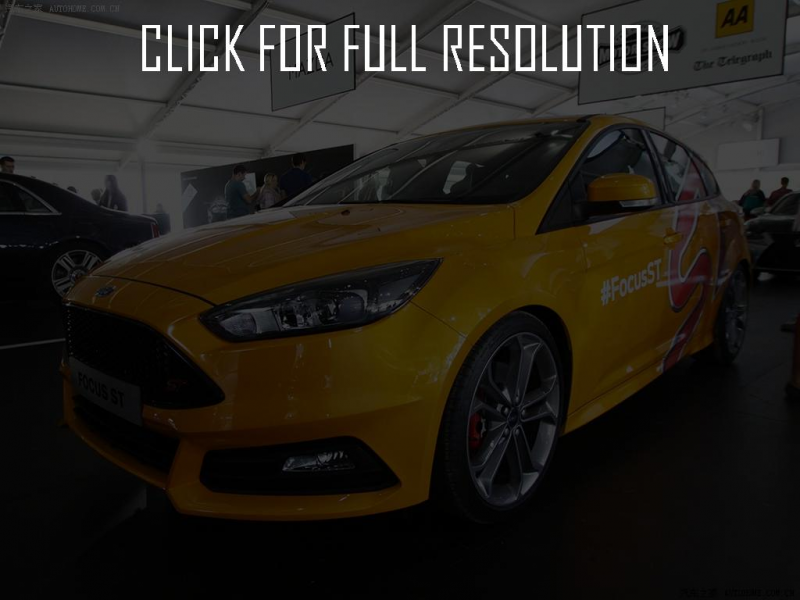 Ford Focus ST 2015: Exterior and Interior